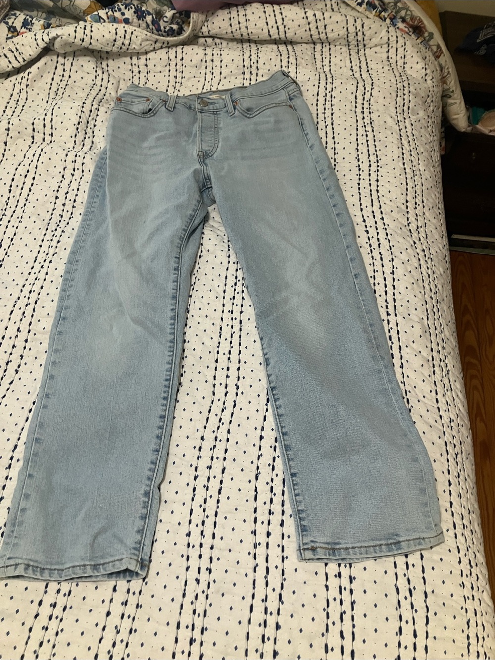 Levi's Women's Light Blue Straight Leg Jeans